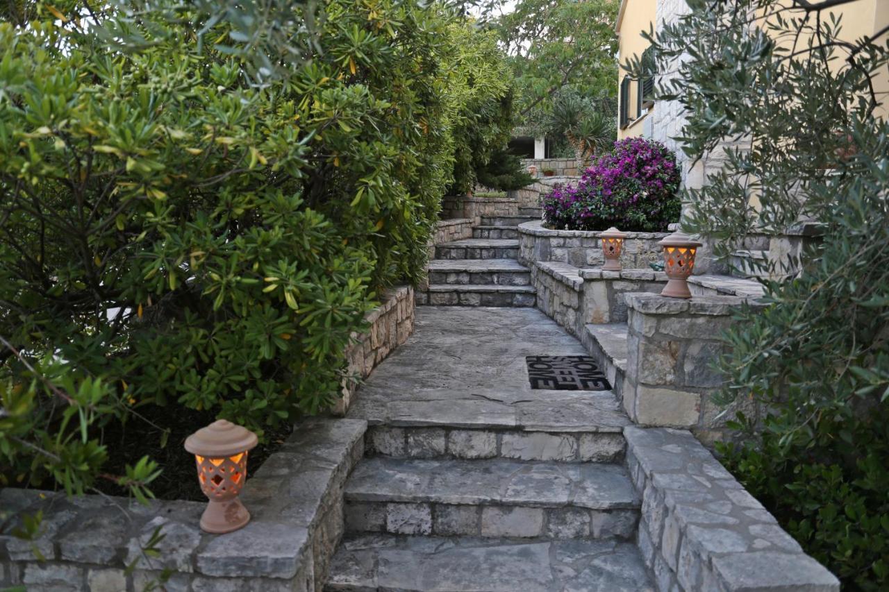 House 4 You Lumbarda Kültér fotó